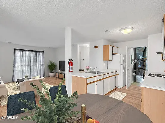 1 bed, 702 sqft, $2,300 — Photo 4