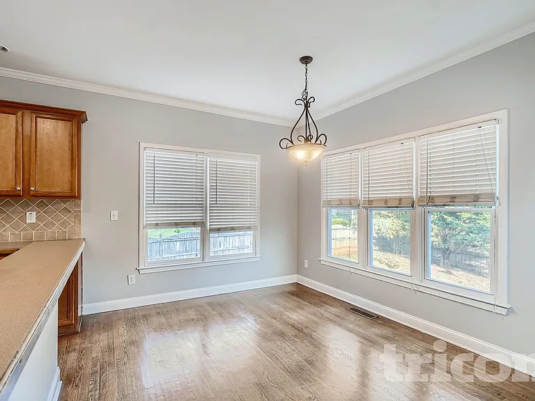 3587 Vern Way NE — Photo 9