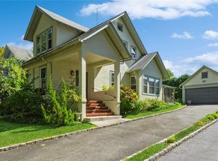 102 Park Ave, Port Washington, NY 11050