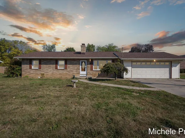 211 E North St, Hastings, MI 49058