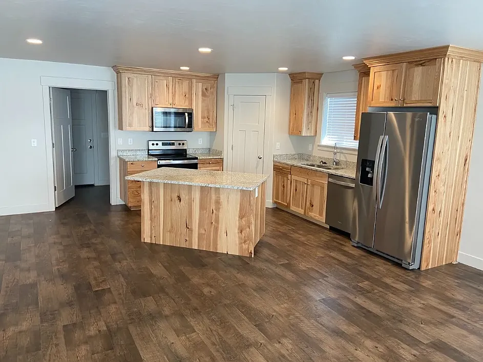 3 bed, 1850 sqft, $2,000 — Photo 3