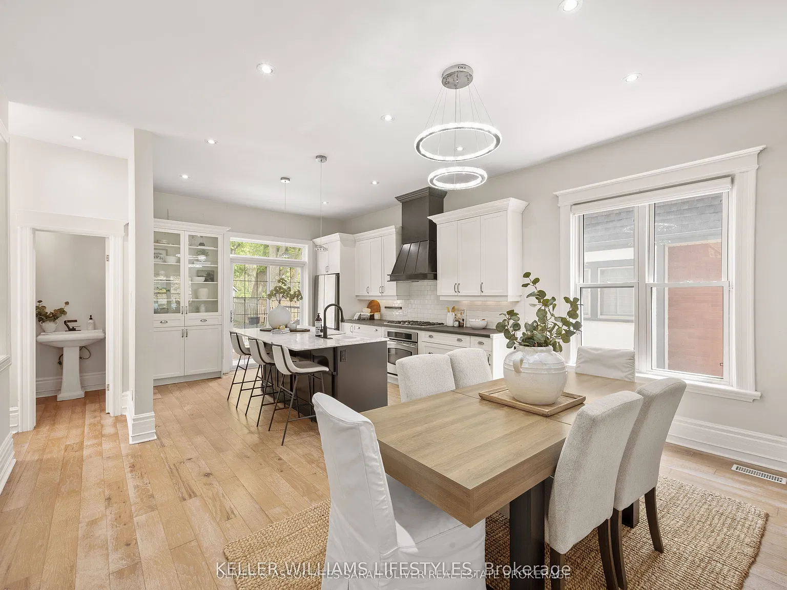 3 bed, $3,195 — Photo 2
