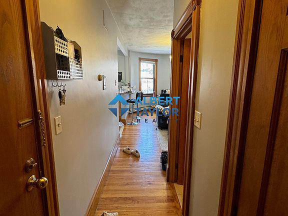 5th image of 95 E Brookline St APT 3