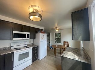 1091 Gillingham Rd APT 3, Neenah, WI 54956