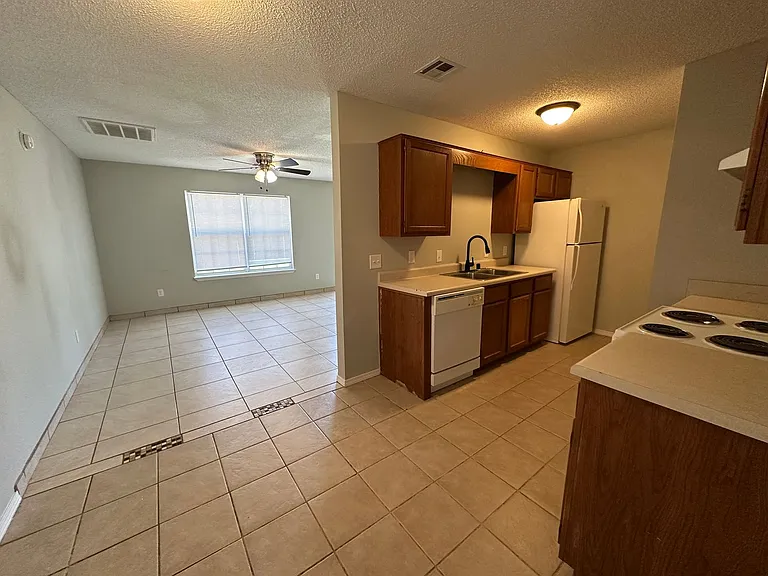 3401 SW Landau Ct #1 & 2 — Photo 6