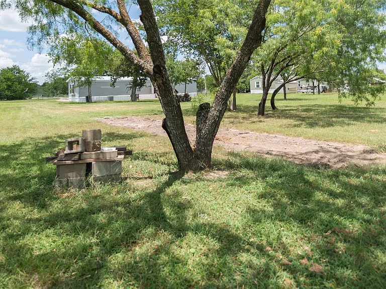 2592 County Road 152 — Photo 30