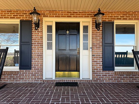 3rd image of 808 Bayside Rd