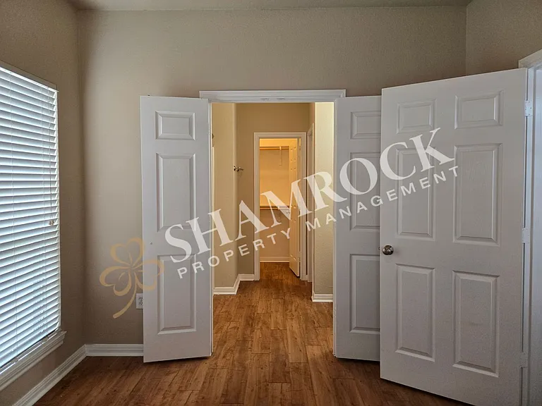 2117D Columbus Ave — Photo 7