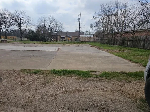 210 NE 2nd St, Kerens, TX 75144