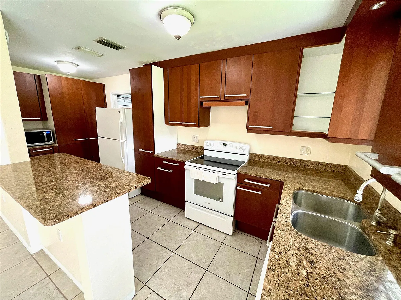 2 bed, 2.0 bath, 1119 sqft, $2,795 — Photo 4