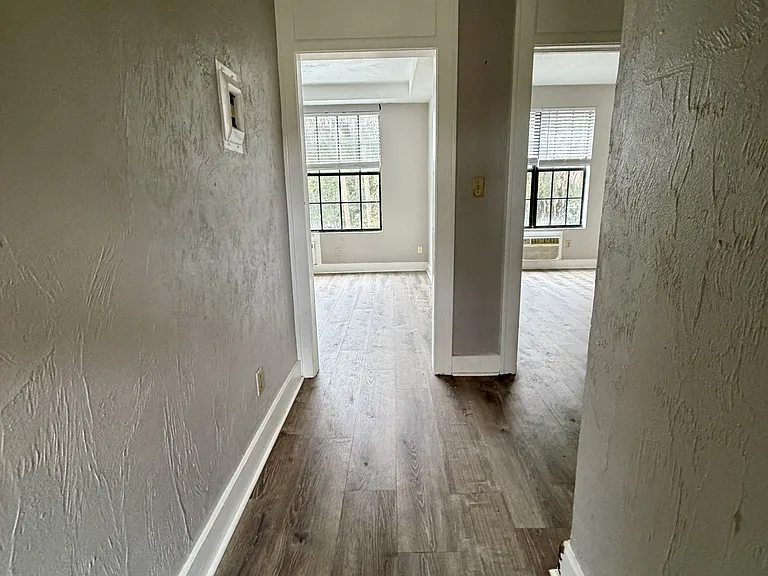 1717 S Park Ave — Photo 20