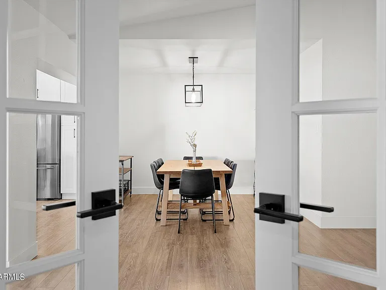 1027 W Peralta Ave — Photo 19