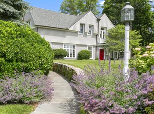 132 Cedar Cliff Rd, Riverside, CT 06878