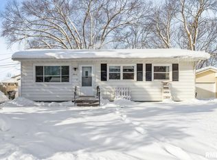 6810 Ridge Dr, Davenport, IA 52806