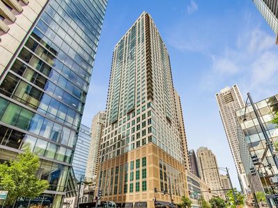 2 E Erie St APT 3212, Chicago, IL, 60611