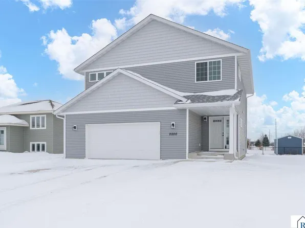 2200 Anchorage Dr, North Mankato, MN 56003