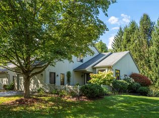 5 Hill Creek Rd, Rochester, NY 14625