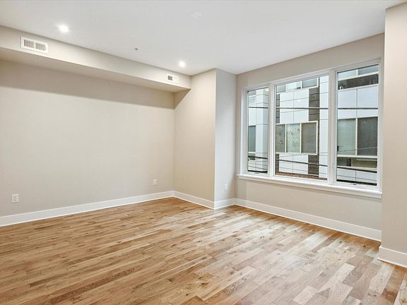 5th image of 2633 Annin St #3