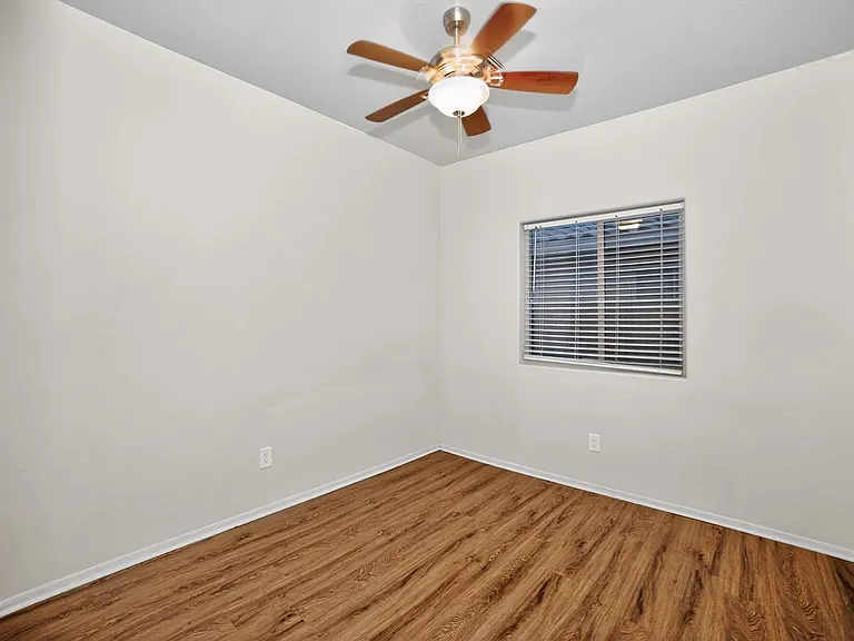 2523 S 41st Ave — Photo 12