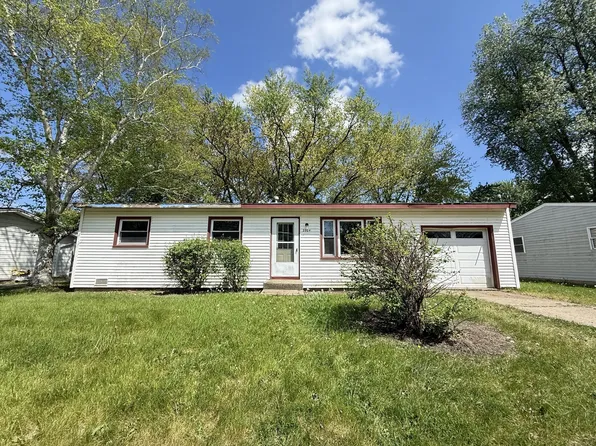 2804 Old Oak Dr, McHenry, IL 60050
