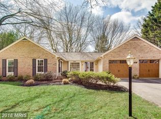 9216 Copenhaver Dr, Potomac, MD 20854