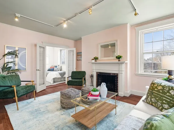 43 Linnaean St #35A, Cambridge, MA 02138