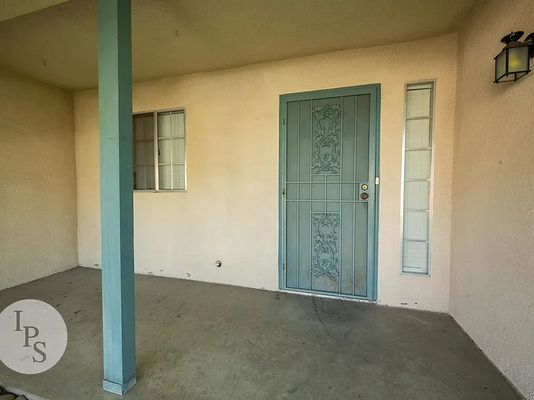 2131 E Cromwell Ave — Photo 3