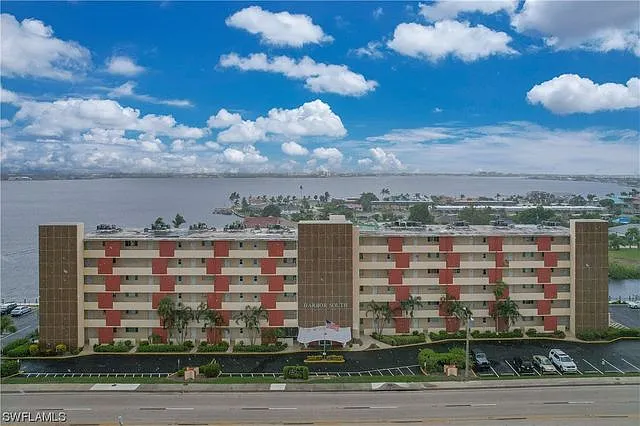 1 bed, 743 sqft, $1,395 — Photo 2