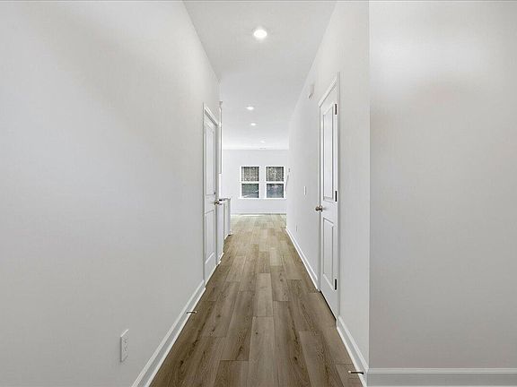 3rd image of 111 Brook Run Dr
