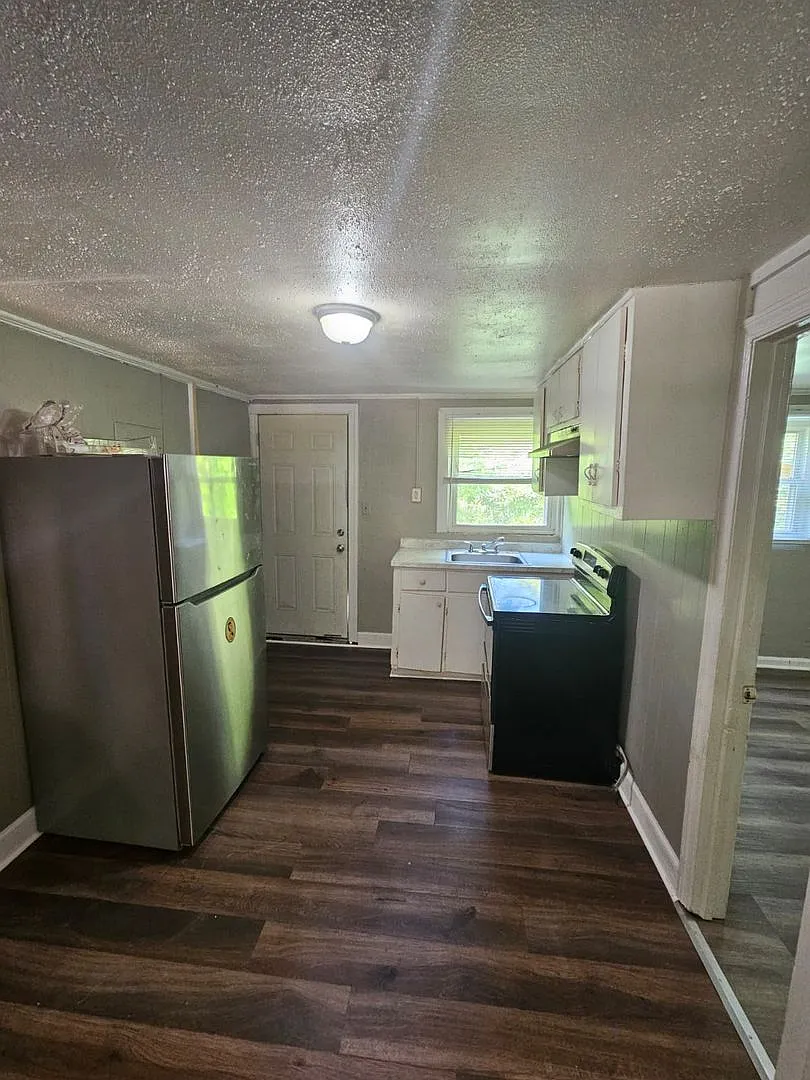 2206 Roosevelt Dr — Photo 4