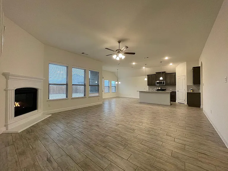 3016 Bobcat Dr — Photo 2