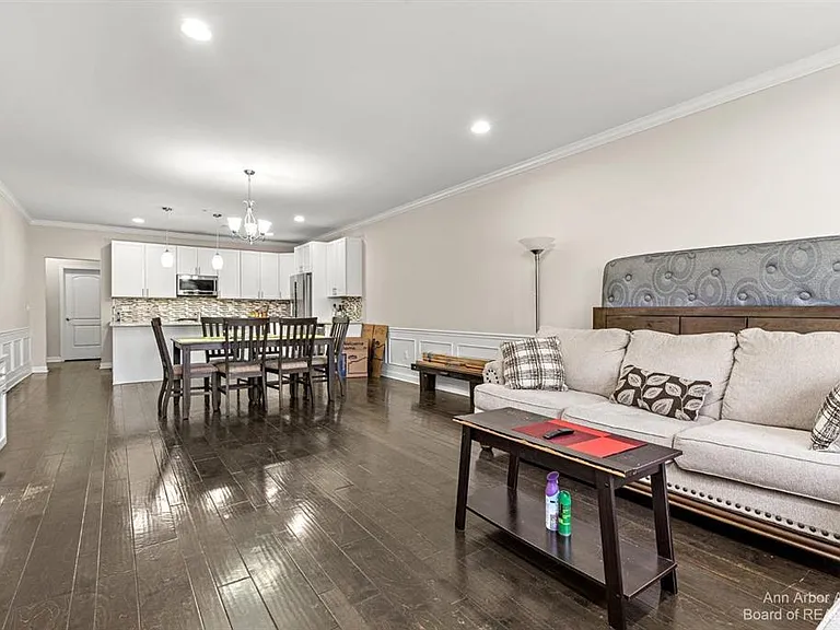 5570 Arbor Chase Dr — Photo 12