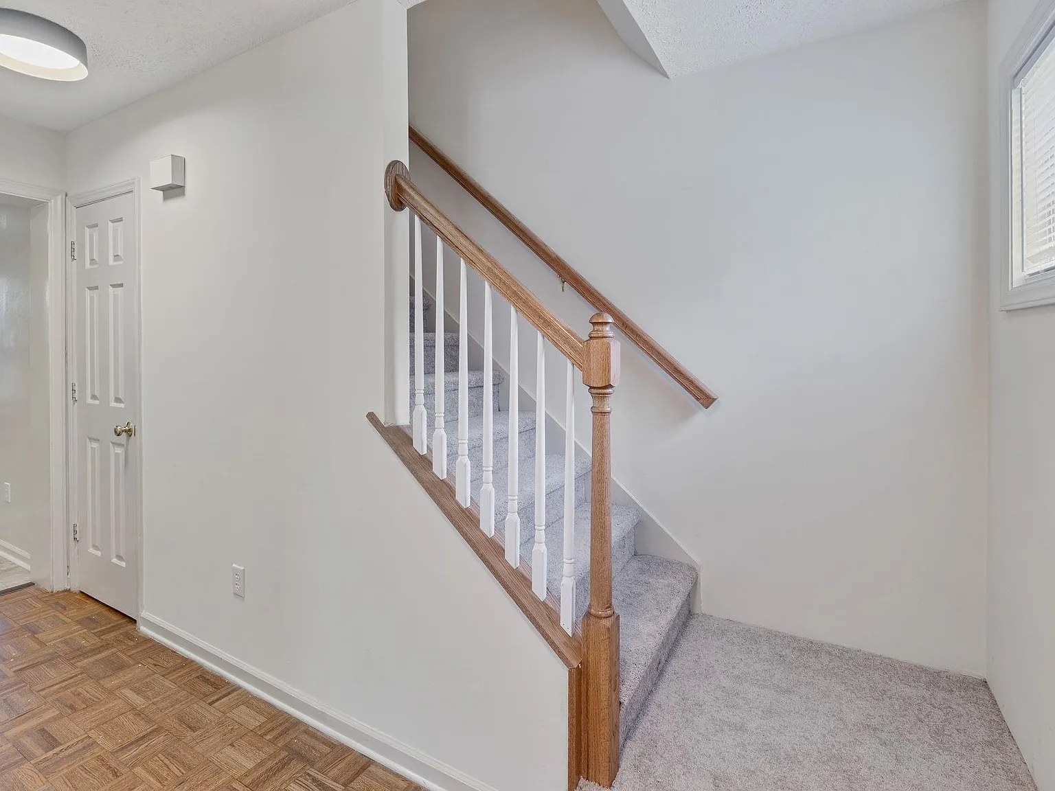 3 bed, 2.5 bath, 1568 sqft, $2,400 — Photo 4
