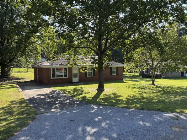 332 Windmill Cir, Greenwood, SC 29646
