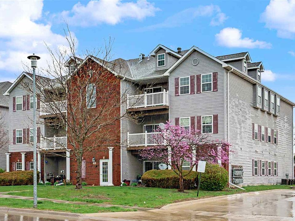 1st image of 900 Rachael St APT 302