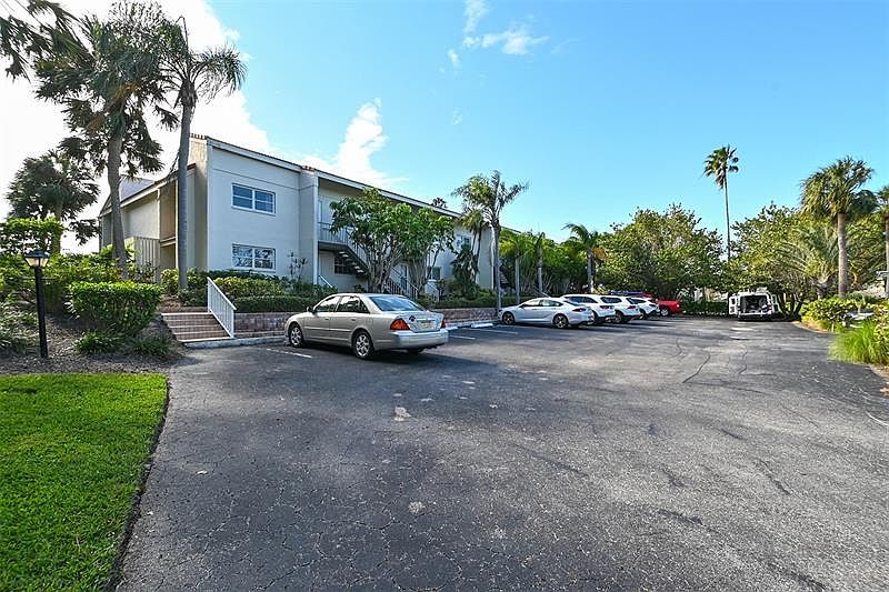 Longbeach Village Condominiums 7001 Gulf Of Mexico Dr Longboat Key FL
