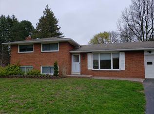 8 Frandee Ln, Rochester, NY 14626