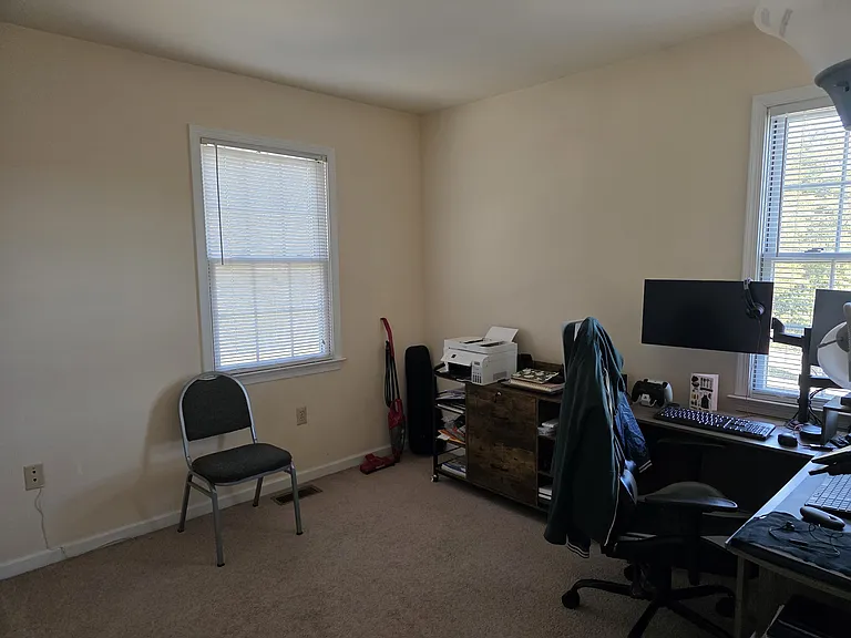 305 McCorkle Dr #B — Photo 2