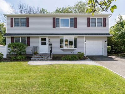 206 Plitt Ave, Farmingdale, NY, 11735