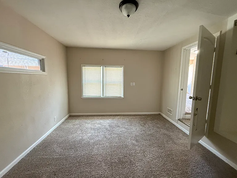 1826 N Jackson Ave — Photo 16