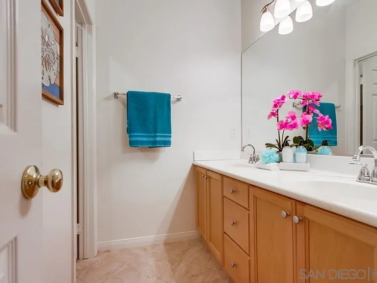 913 Glendora Dr — Photo 16