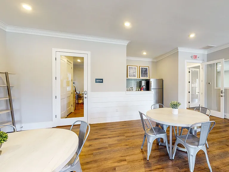 Coastal Club Apartments — Photo 45