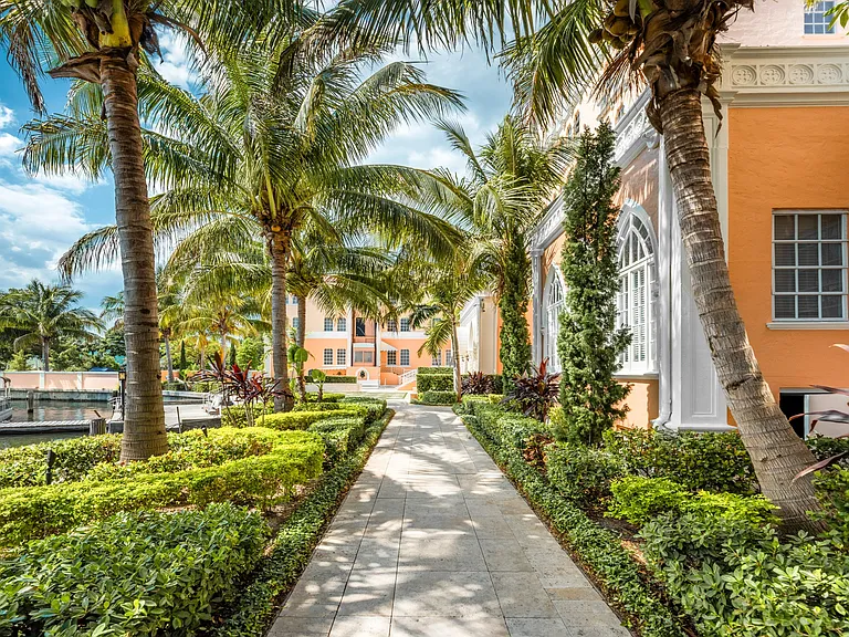 Walkway from Loggia to Waterfront Patio