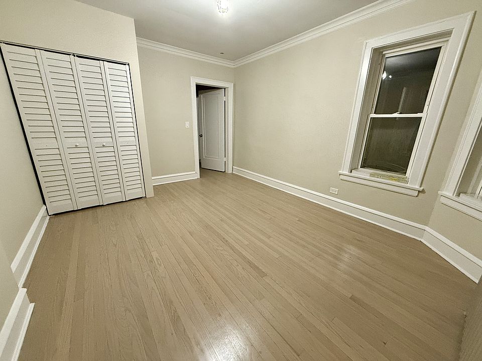1st image of 5459 W Wellington Ave APT 1W