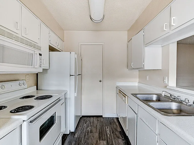 8530 W Sahara Ave18