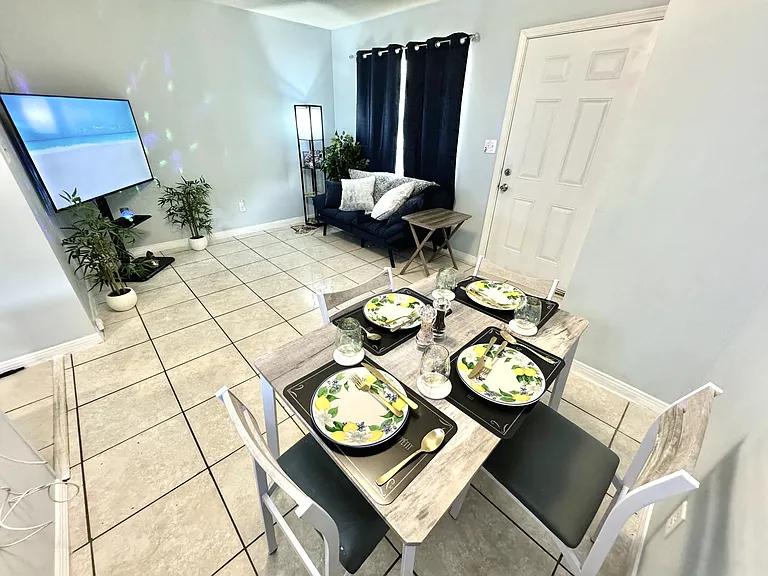 1625 Rebecca St #B — Photo 11