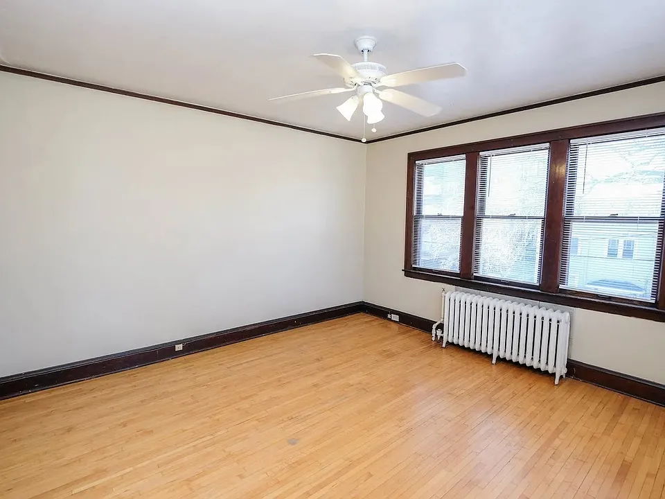 Welcome to Central Lakes of Uptown, where spacious living meets comfort. Enjoy bright, airy interiors with hardwood floors and ample natural light. Your ideal home awaits! Schedule a tour today and see what makes this property special.