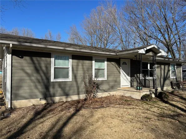 307 W Barrett Ave, Walker, MO 64790