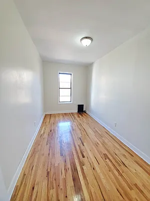 Rented by Smart NY Realty LLC | media 9