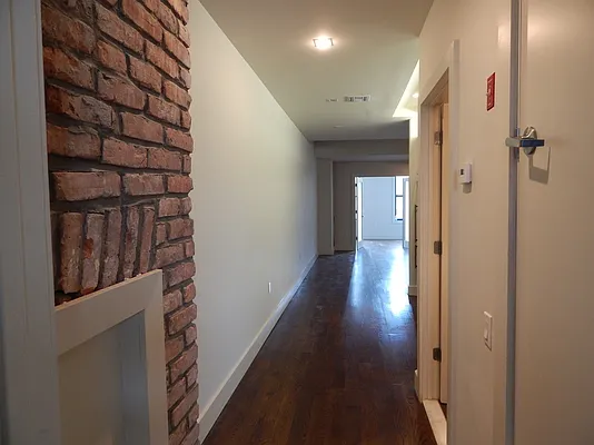 Rented by Nooklyn NYC LLC | media 49